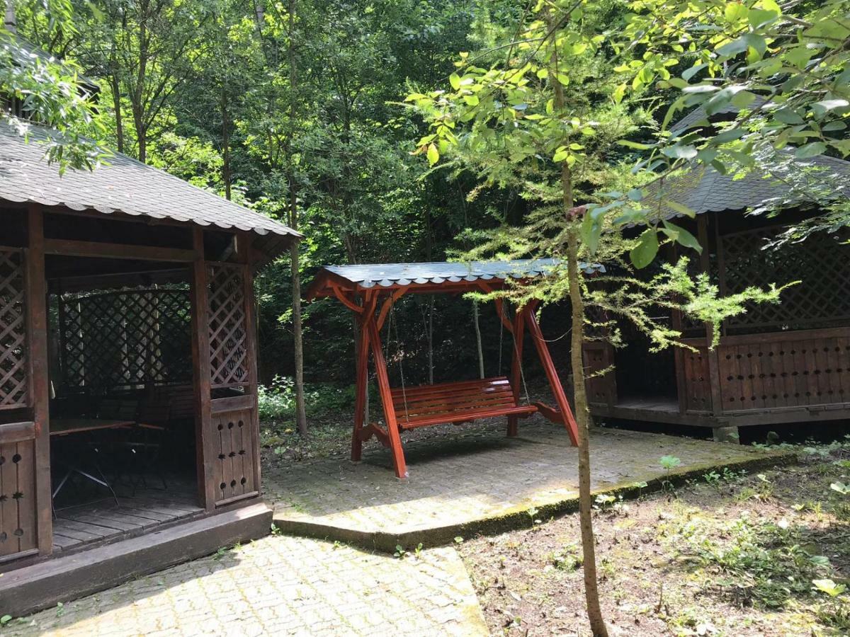 Vila De Argint Aleea Pelesului Nr 2 Sinaia Luaran gambar