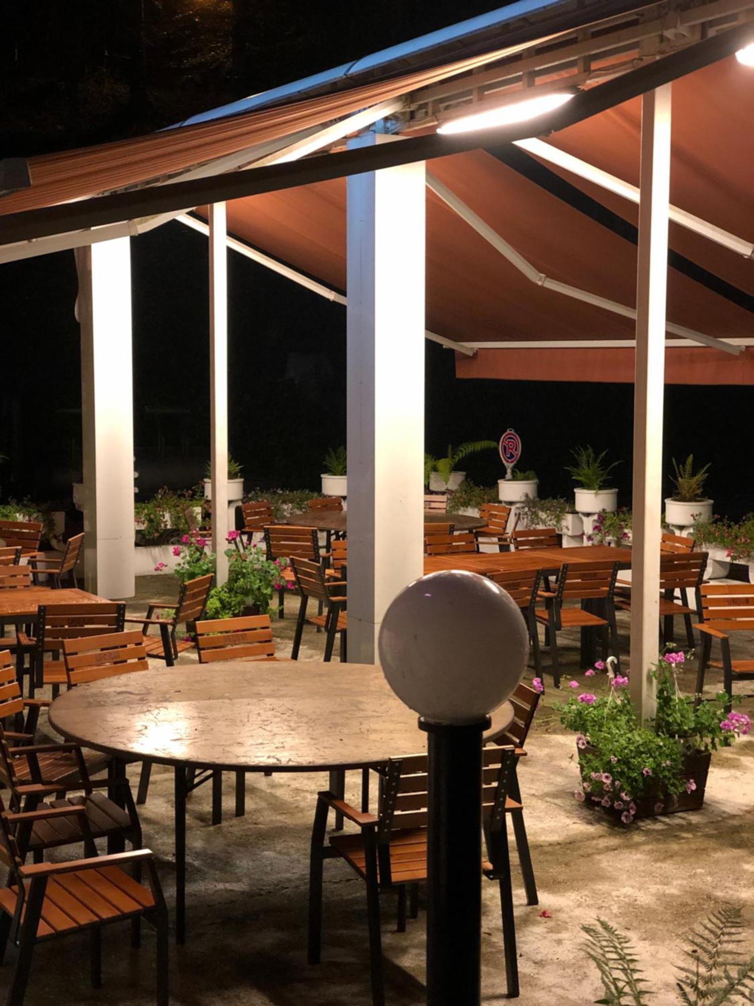 Vila De Argint Aleea Pelesului Nr 2 Sinaia Luaran gambar