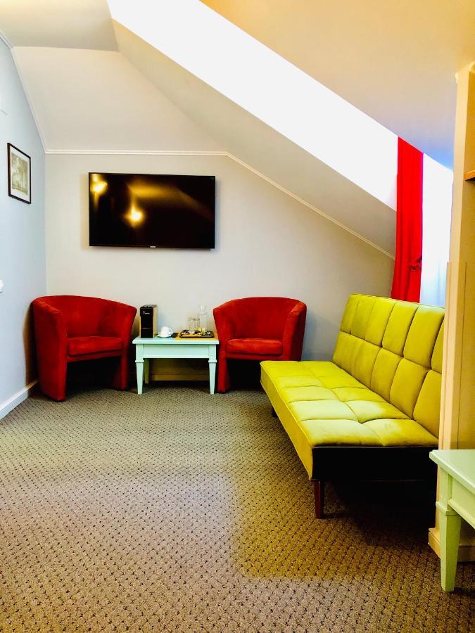 Vila De Argint Aleea Pelesului Nr 2 Sinaia Luaran gambar